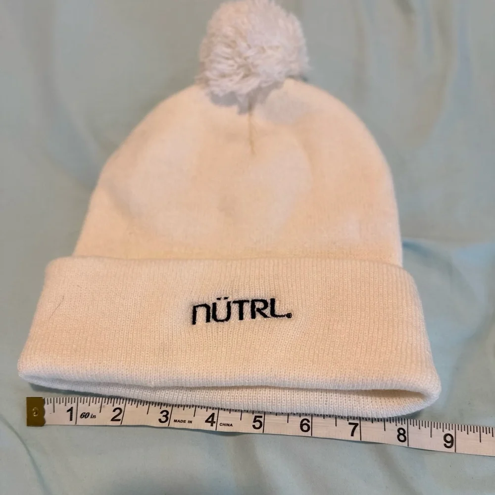 NWOT Nütrl Vodka Seltzer Embroidered Logo Cream Knit Winter Hat w/pompom.